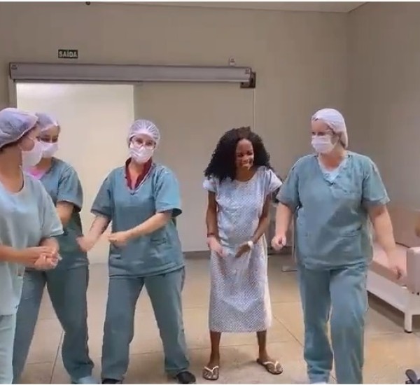 Dança do parto ajuda gestantes no Hospital de Luziânia